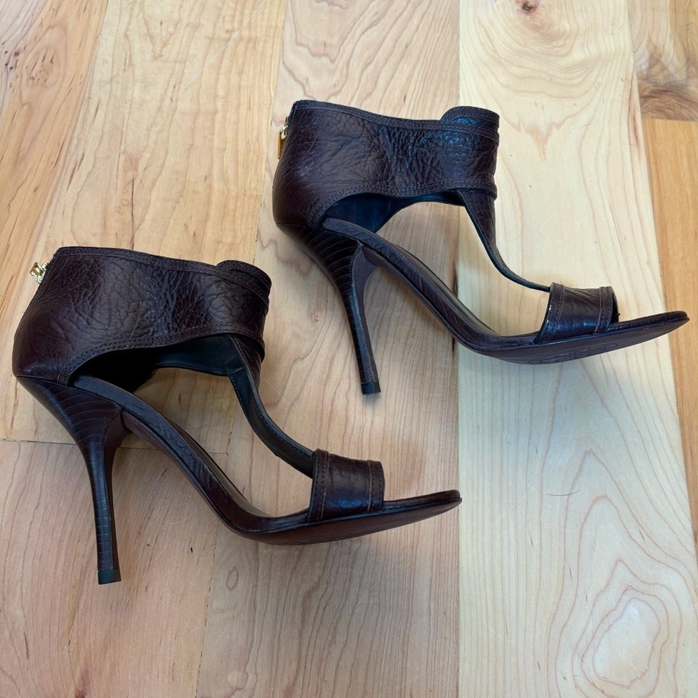 Tory Burch Leather T-Strap Dark Brown Gold Zip High Heels Pumps Sandals